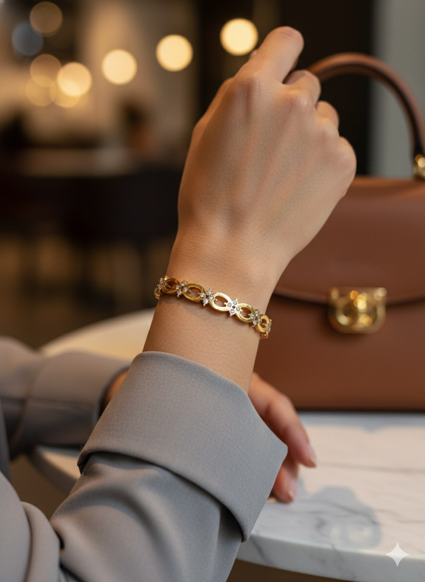 The Aura Snap Bangle