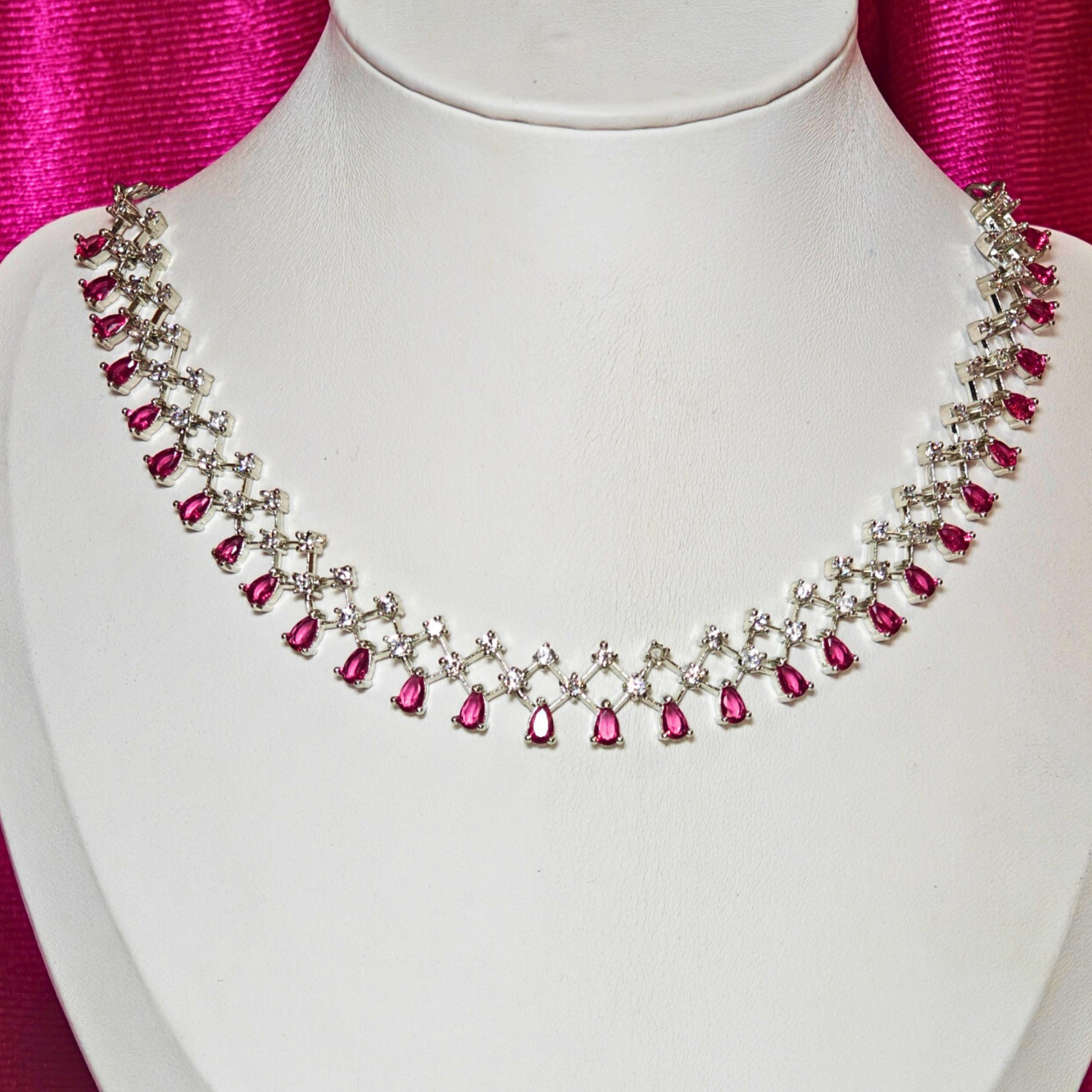 AD Net Pattern Necklace & Earrings Set