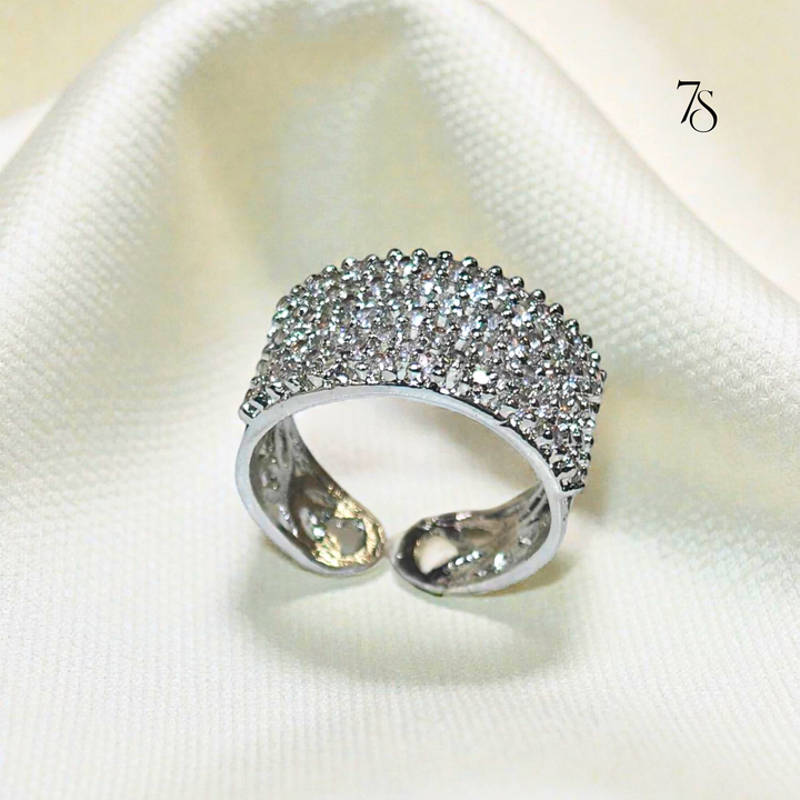 Aura Adjust | Wide Band American Diamond Ring