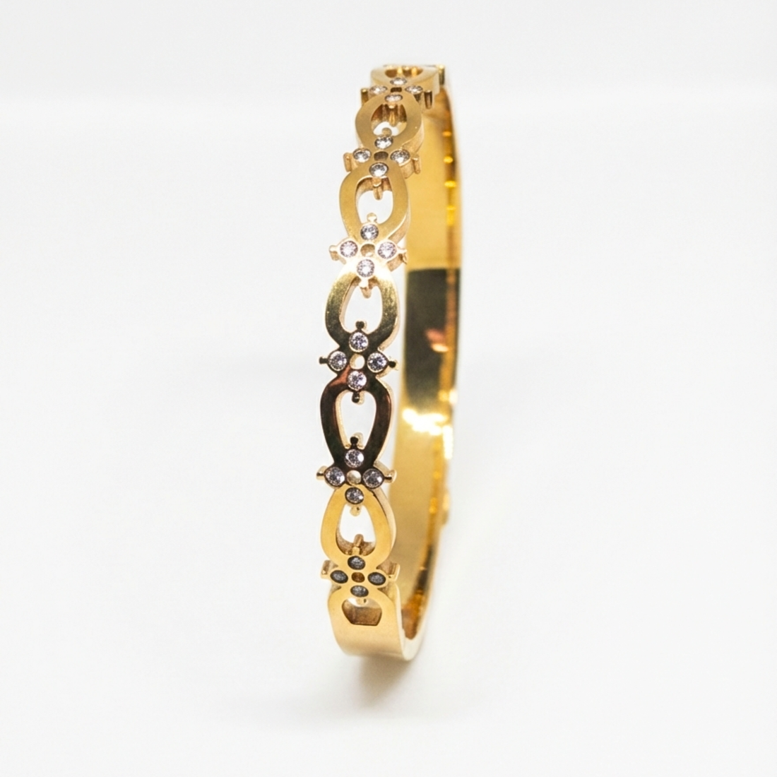 The Aura Snap Bangle