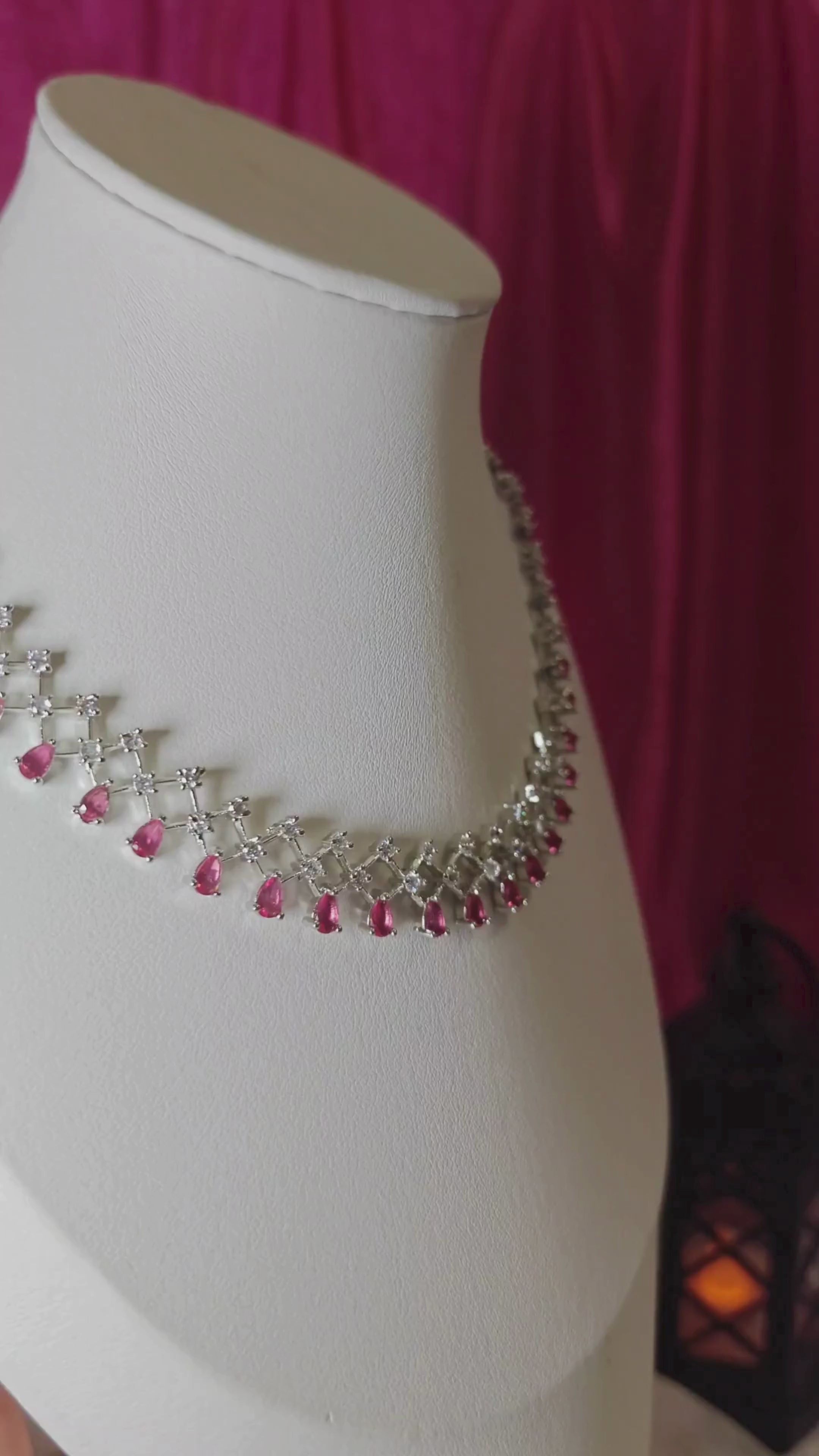 AD Net Pattern Necklace & Earrings Set